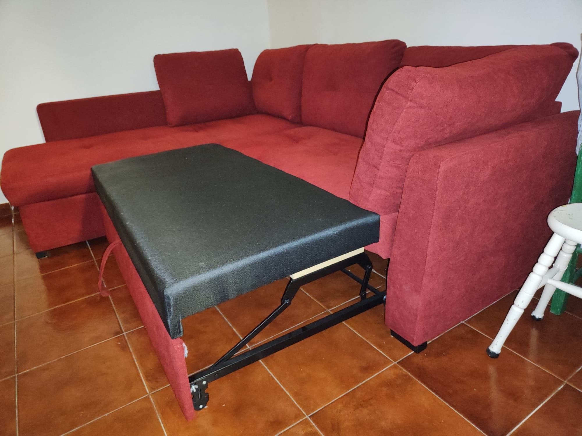 Sofá com chaise longue com cama