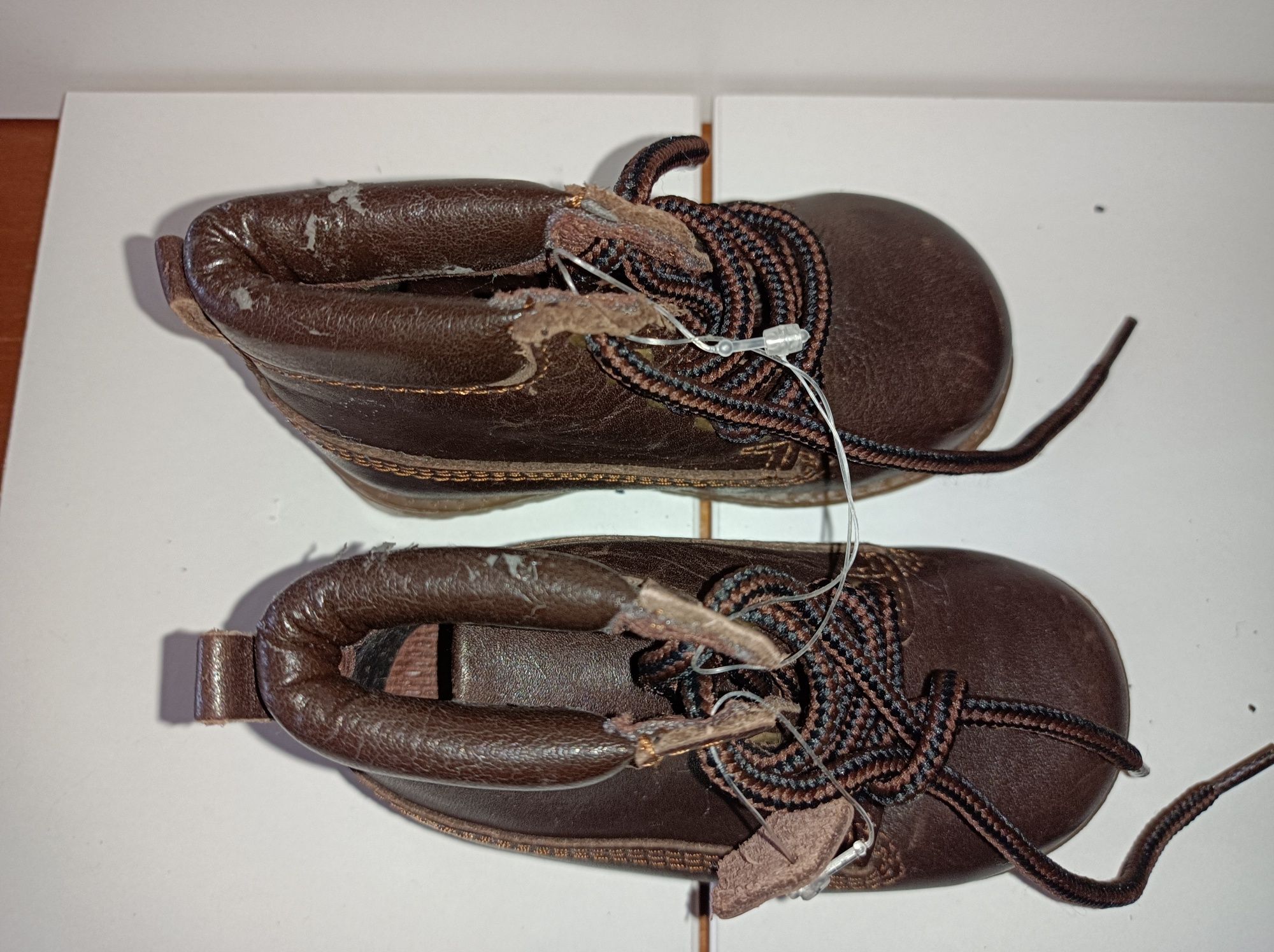 Botas para Criança * ZIPPY * Tamanho. 21  *  Em Bom Estado
