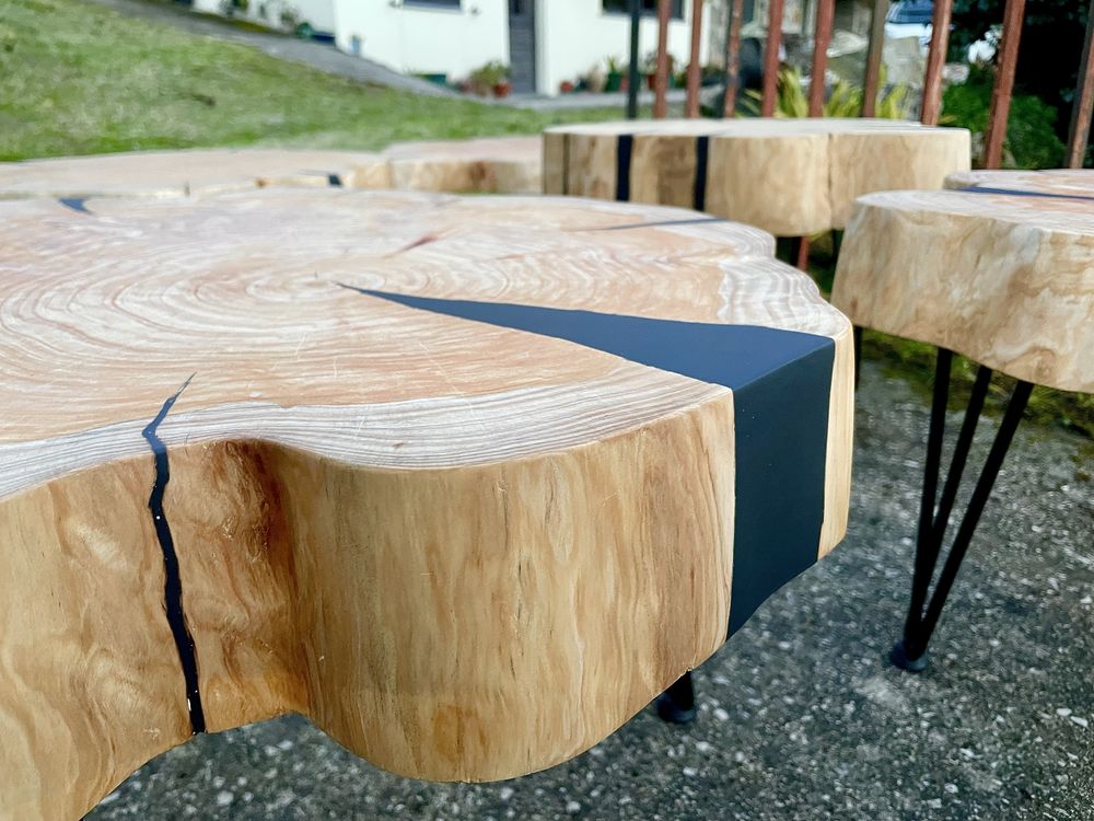 Mesa centro estilo rústica de madeira de cedro e resina epoxy (novo)