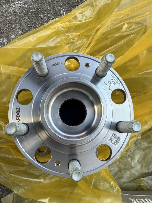 Амортизатори , цапфи , ричаги , ступиці Hyundai IONIQ 5