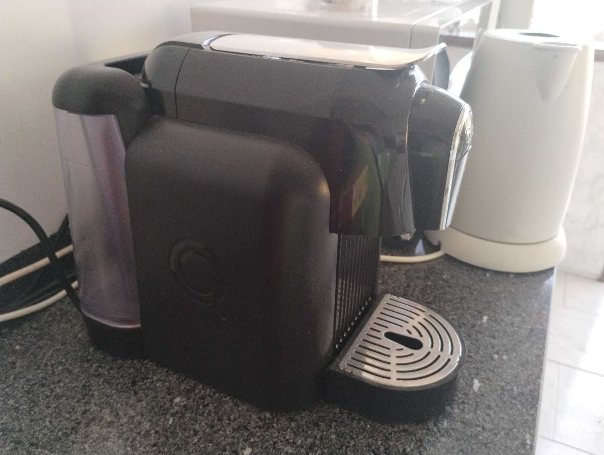 Microondas, cafeteiras e pipoqueira