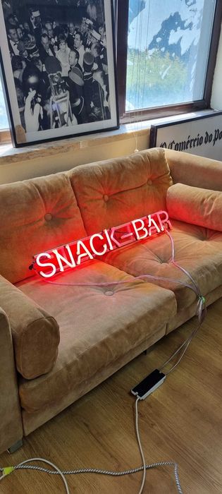 Néon Snack-Bar Antigo (Sofá Disponível)