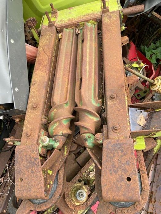 Przystawka do kukurydzy heder na ziarno Claas 8-75 Części Parts