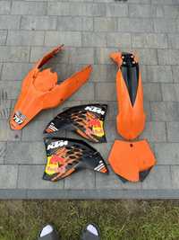 Sprzedam plastiki ktm