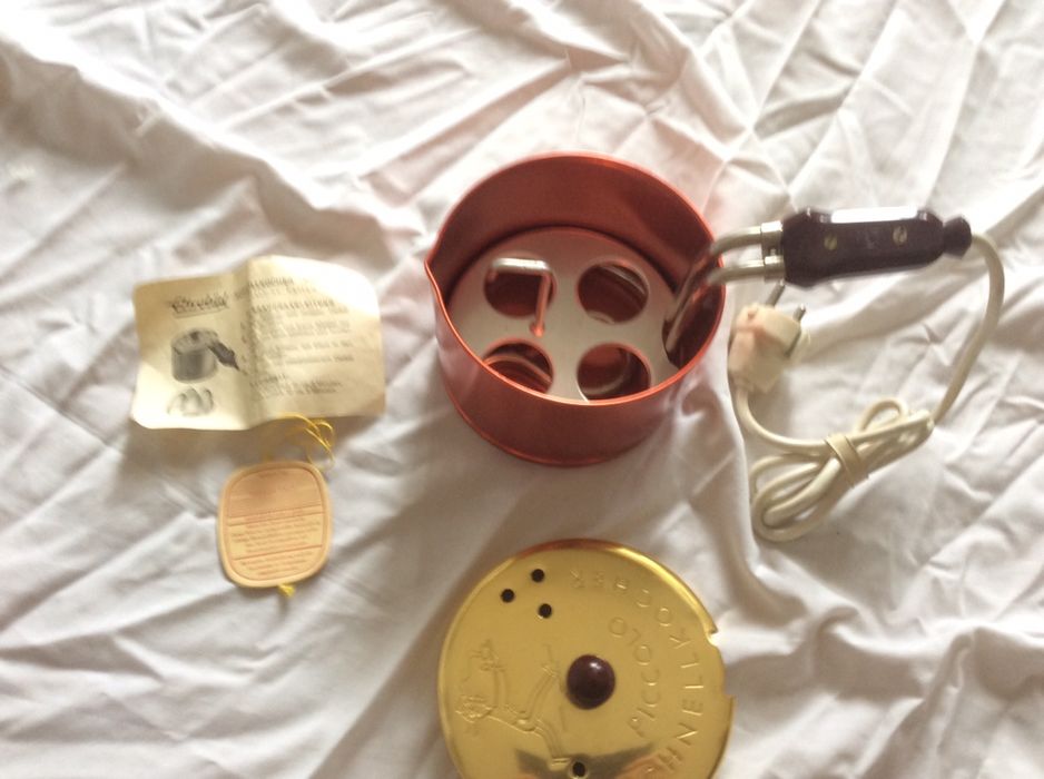 Maquina de cozer ovos antiga