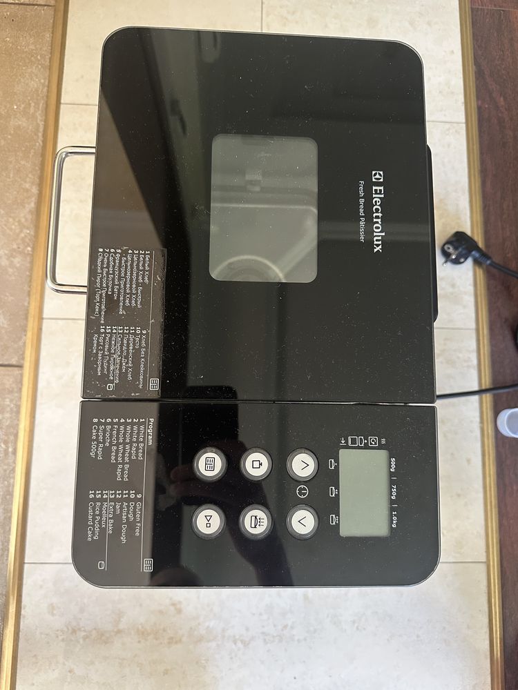 Electrolux хлібопічка ebm8000 як нова