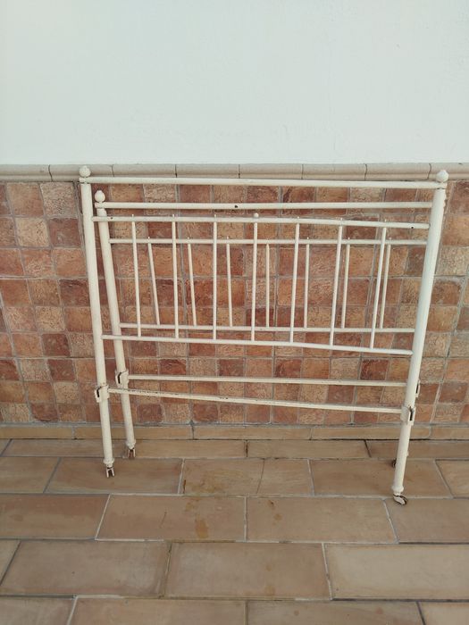 Conjunto de 3 camas de ferro antigas