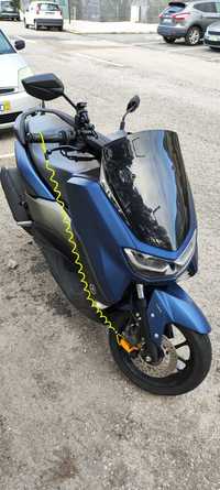 Yamaha NMAX 125 novíssima + capacete + cadeado de freio + capa