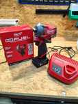 Klucz udarowy Milwaukee M12 FIWF 12 + bateria 6ah + ładowarka