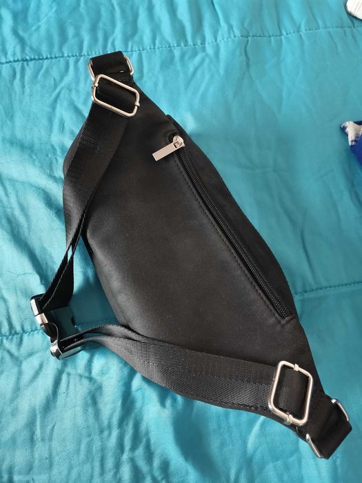 Bolsa de cintura Bershka nova
