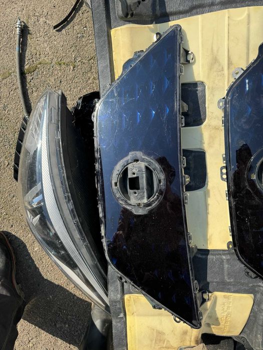 Решітка бампера для Nissan Leaf 2015-2023 запчастини/РОЗБОРКА