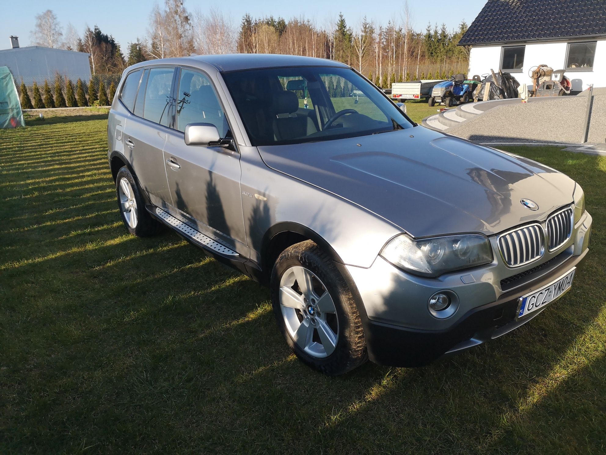 Sprzedam BMW X3 3.0D 
Wyposażenie
-Kierownica Wielofunkcyjna
-Tem