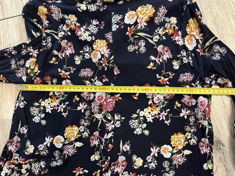 sukienka w kwiaty granat 34 RESERVED