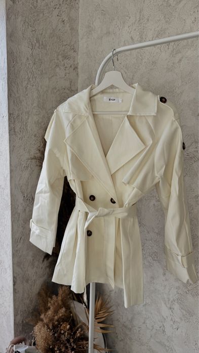 Білий вкорочений тренч кроп тренч білий