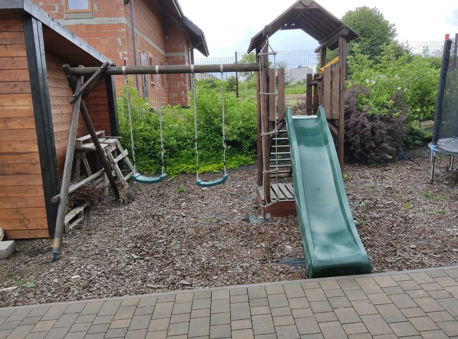 Domek ogrodowy dla dzieci. Plac zabaw