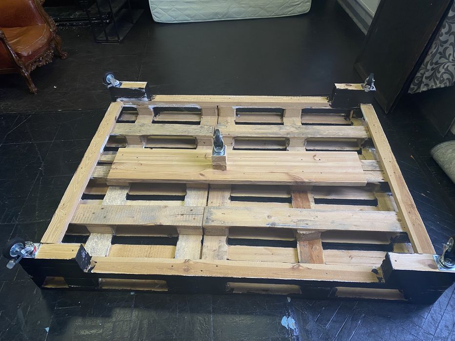 Ліжко кравать диван із євро палет (піддонів) 205*160