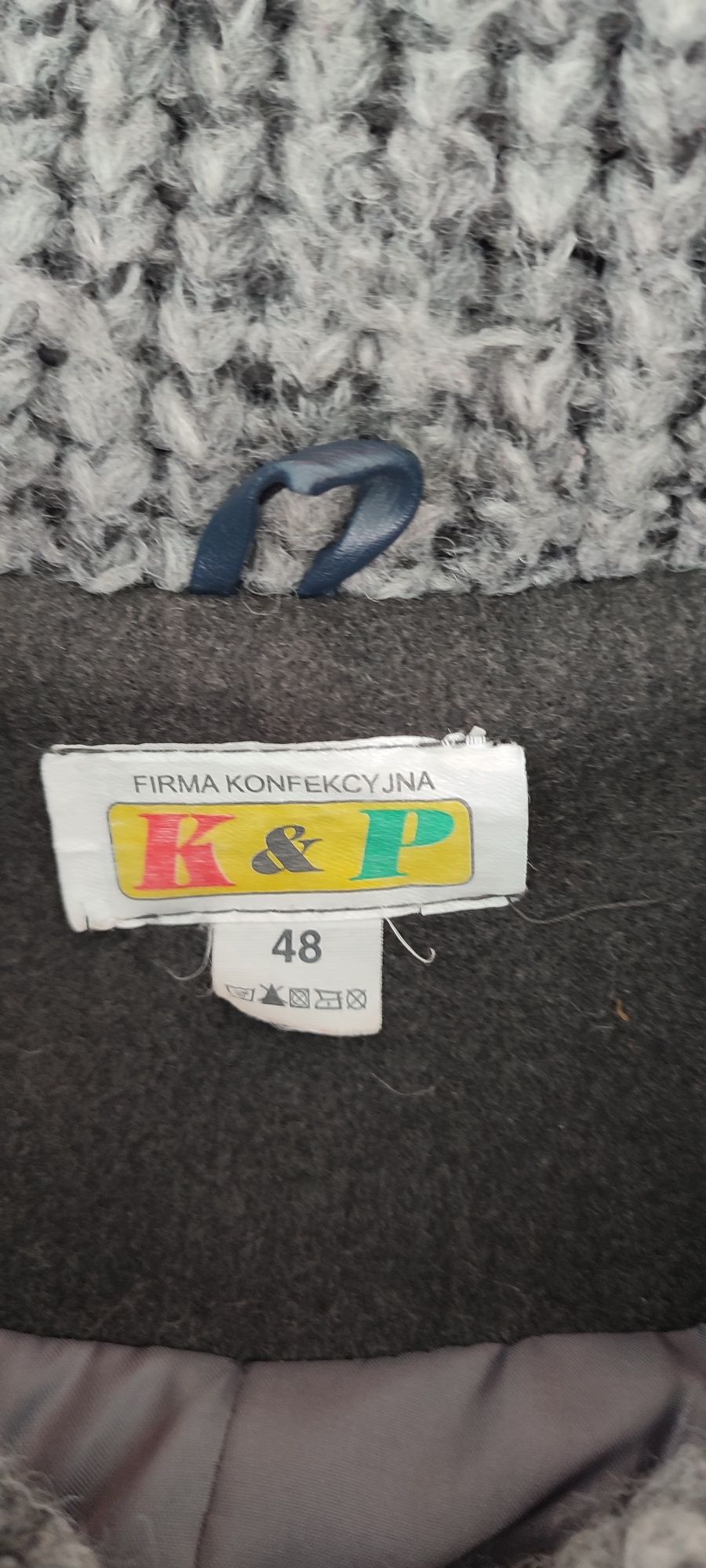 Płaszczyk damski flausz