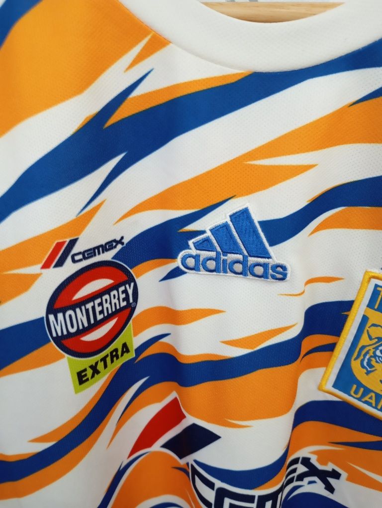 Camisola dos tigres