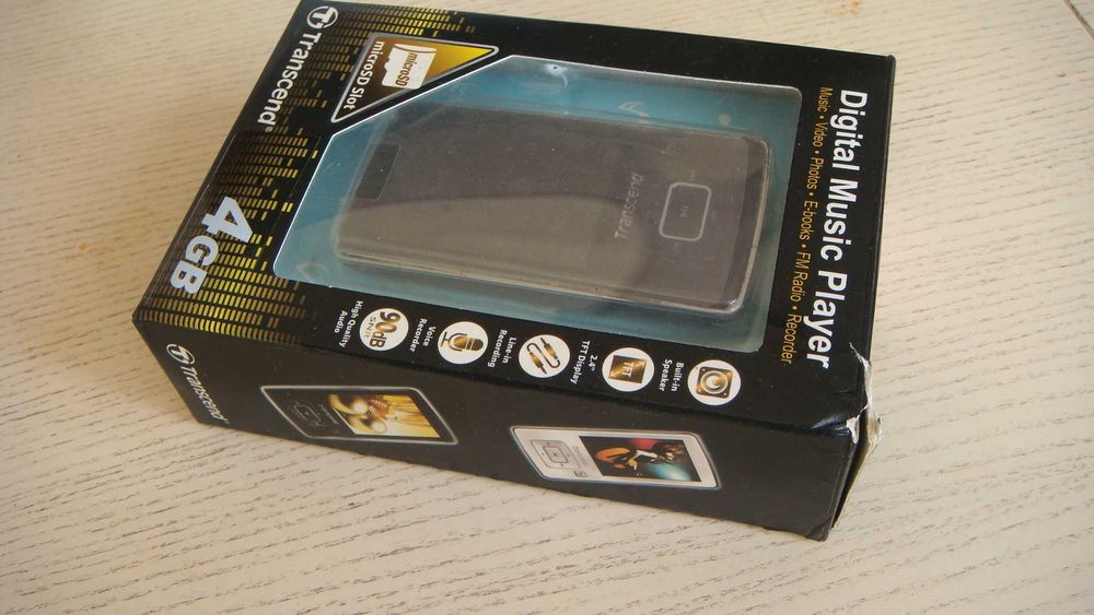 TRANSCEND MP870 Digital Music MP3 MP4 Player FM Radio 4GB плеер