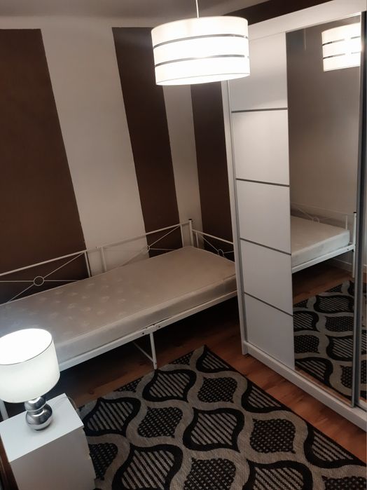 Wynajmę  nieduże 3-pokojowe mieszkanie  w  centrum Mielca