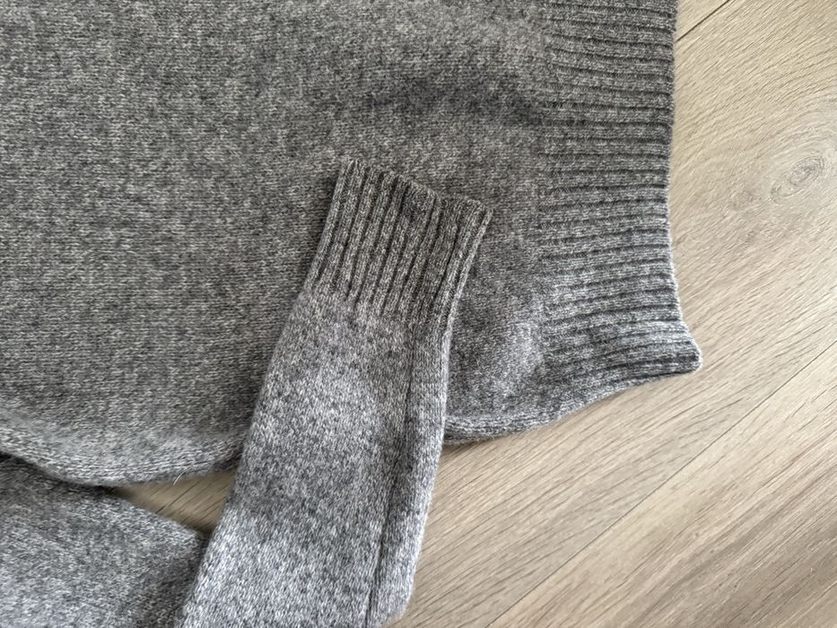 Сірий шерстяний светр джемпер benetton S чоловічий