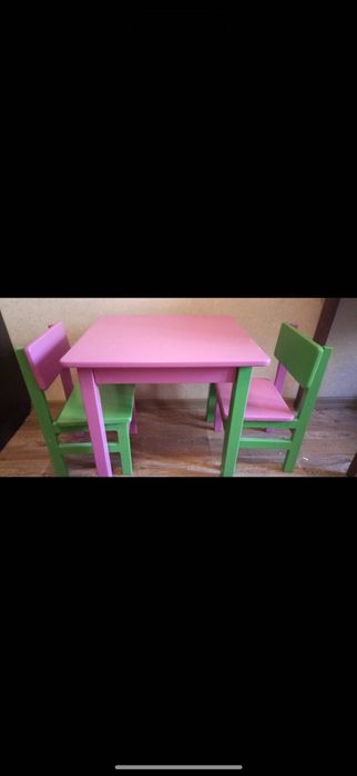 Стіл зі стільчиками дитячий