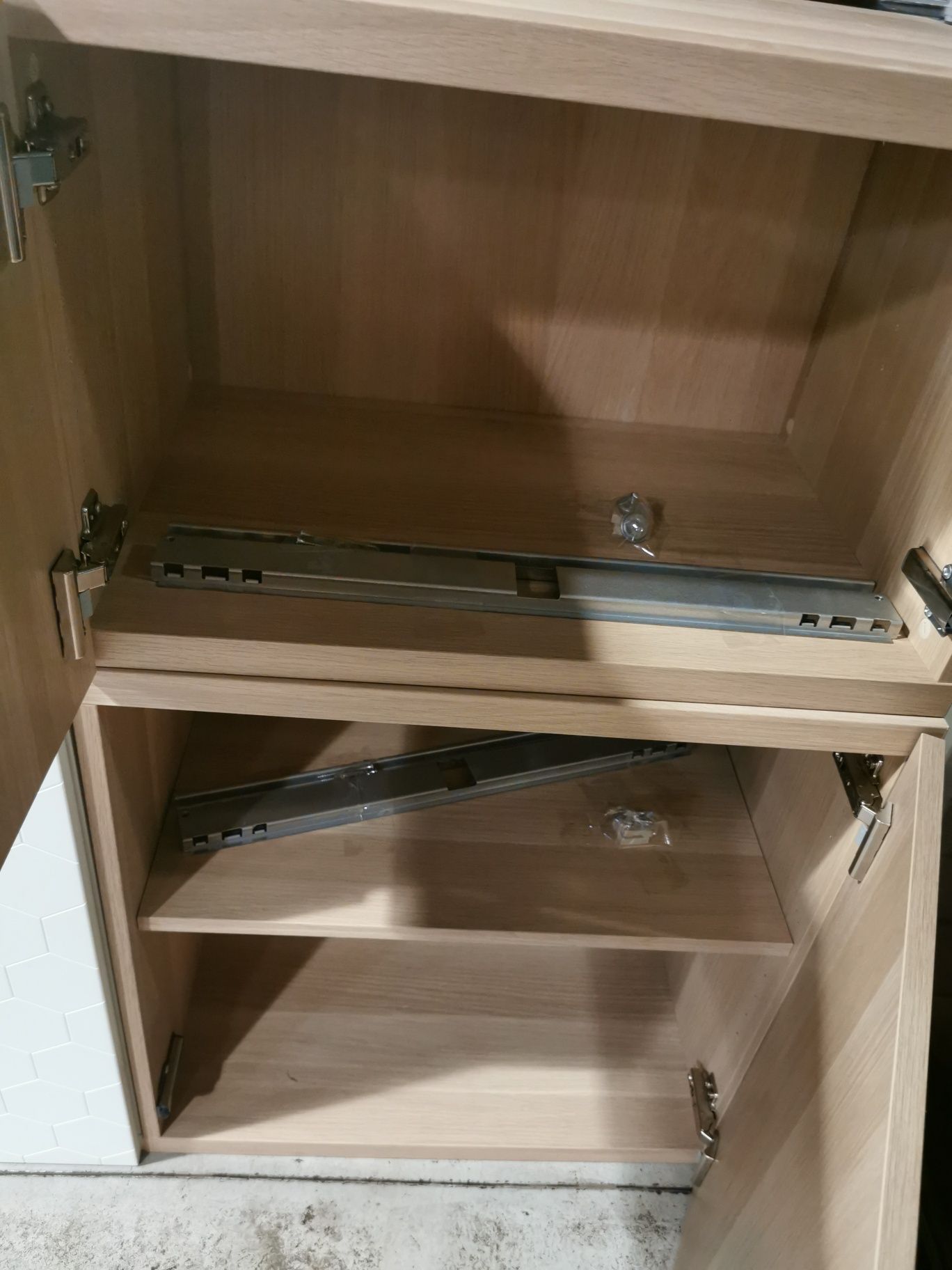 Szafki Ikea Besta 6 sztuk