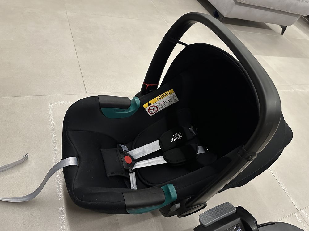 Fotelik samochodowy Britax Romer baby-safe 3 i-size 0-13kg z baza flex