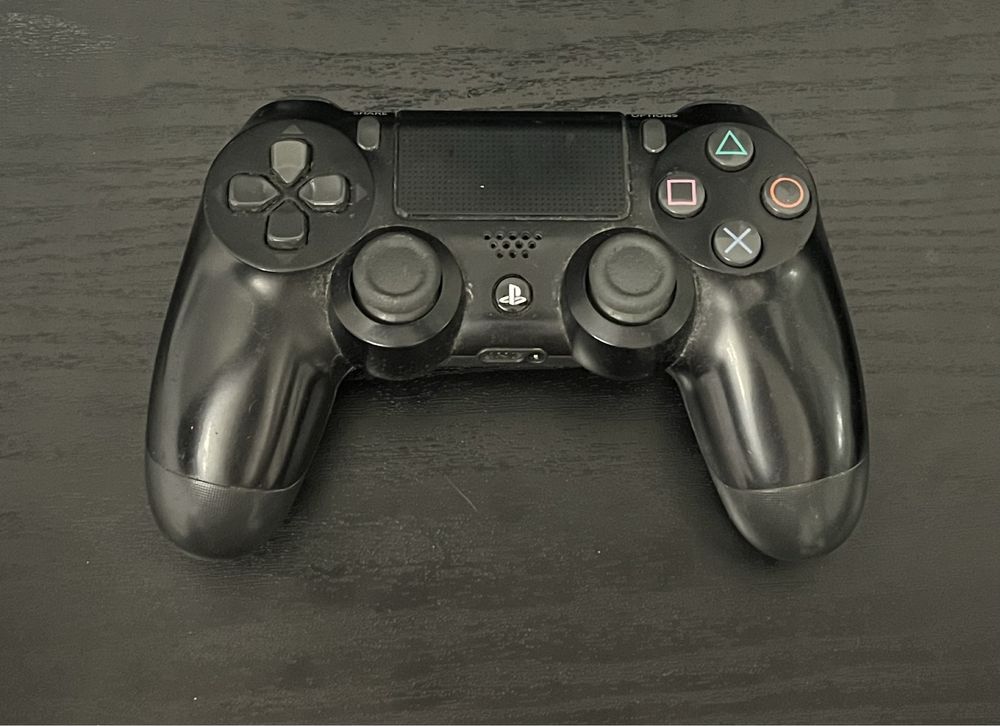 Playstation 4 , 500GB + Comando + Carregador
