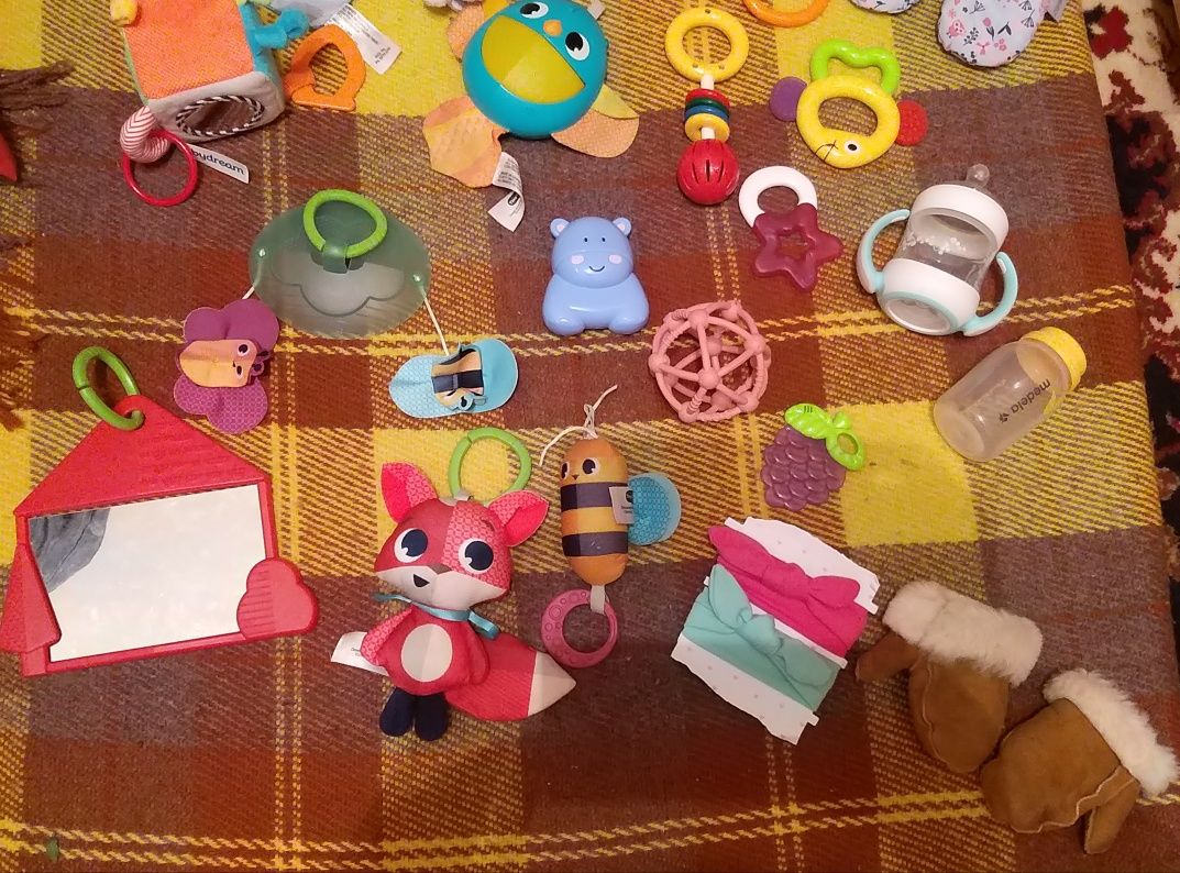 Розвиваючий килимок  та іграшки