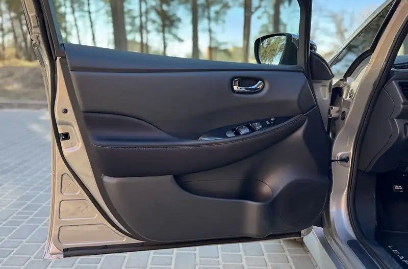 Продам nissan leaf N-Connecta