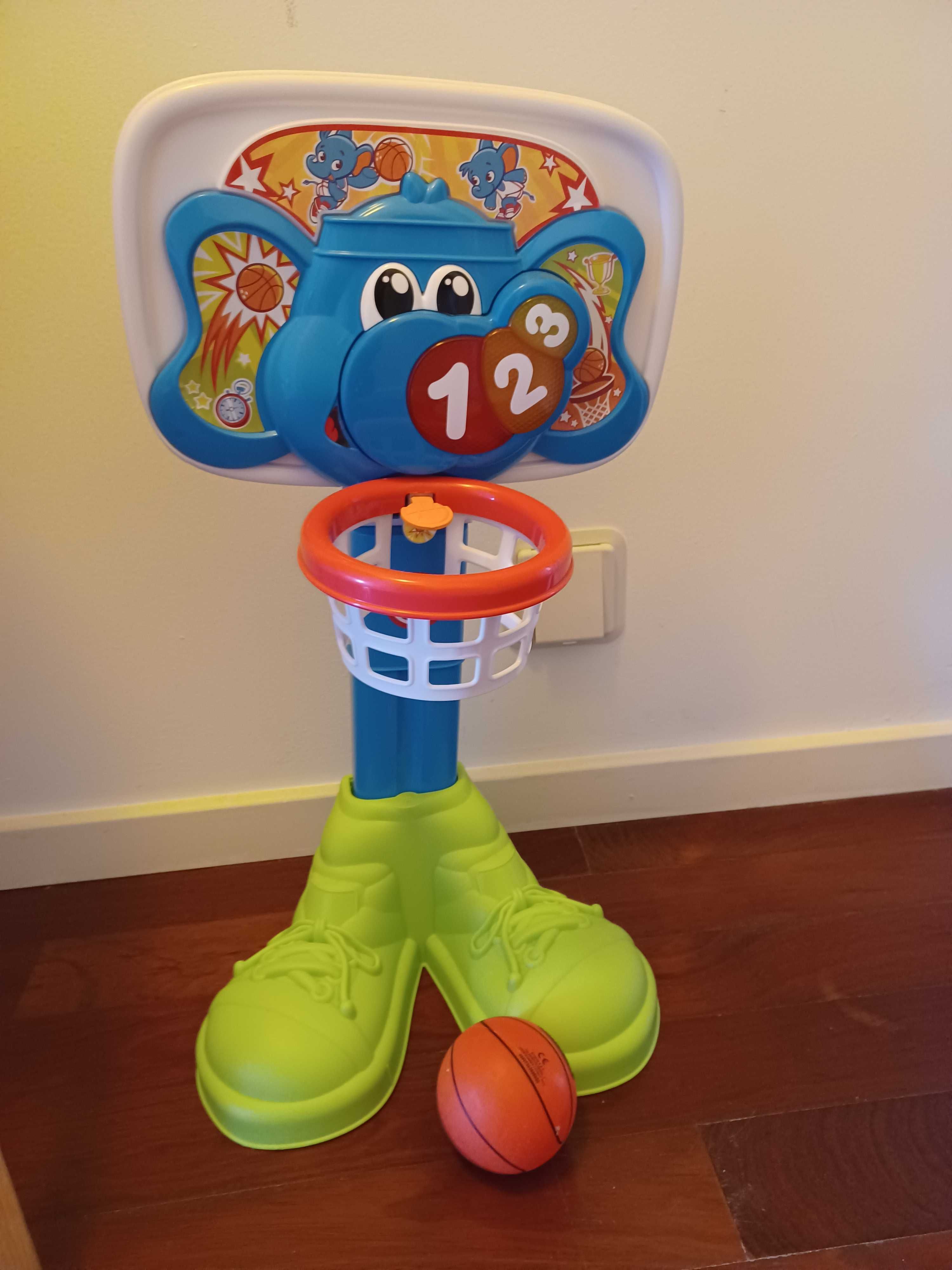 Basket 1 2 3 - Chicco - 18 m a 5 anos - como novo