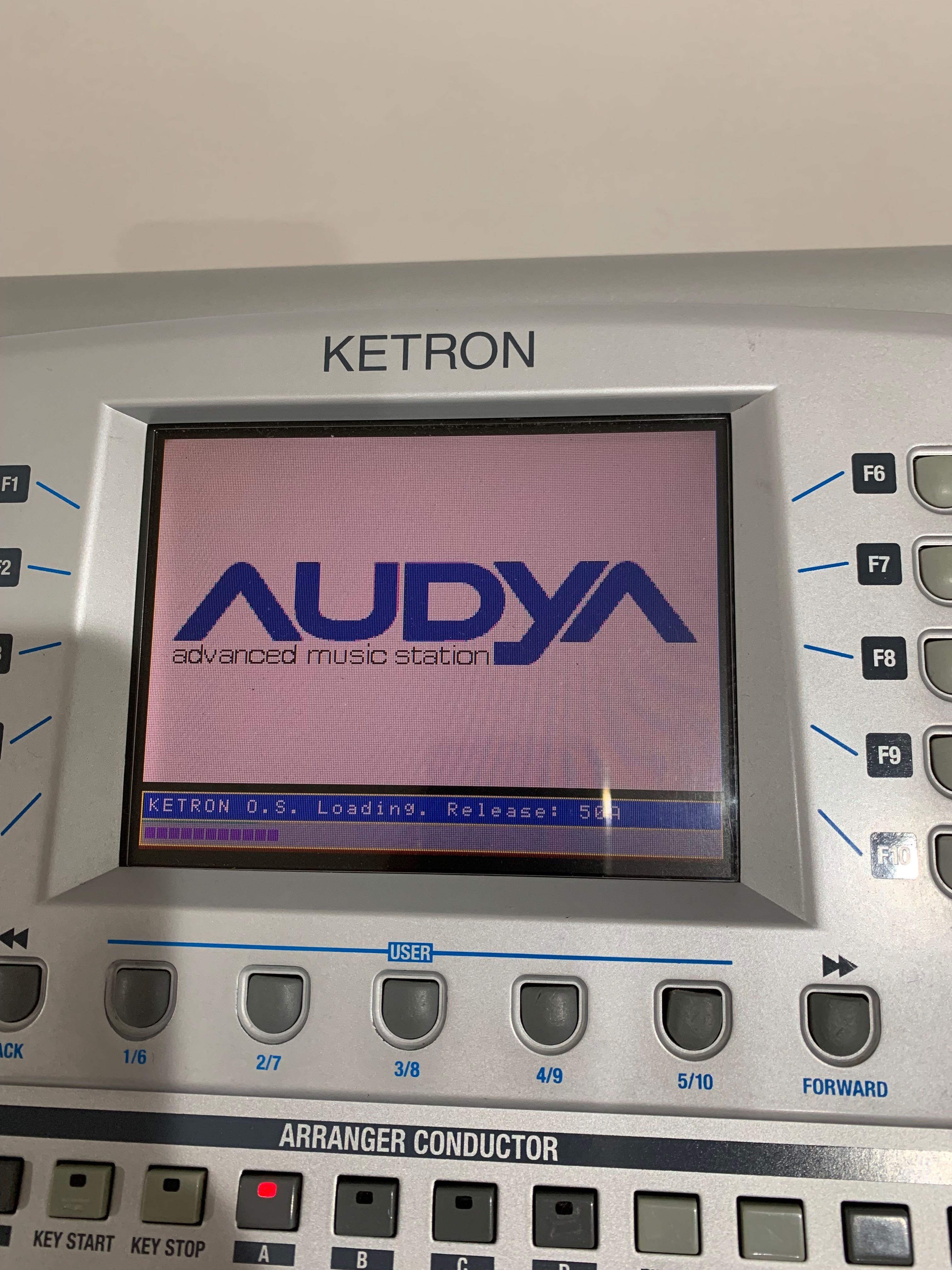 Teclado Ketron Audya