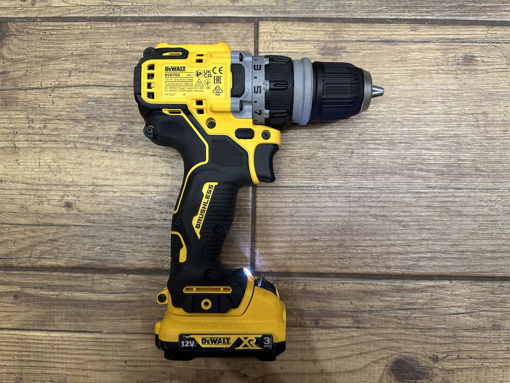 Wiertarko-wkrętarka DeWalt DCD703 / bateria 3AH / DCB112 / 4 głowice