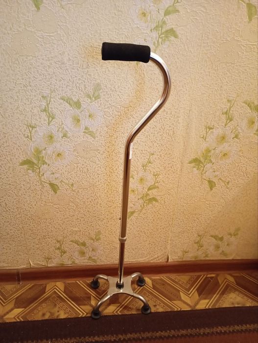 Продам палицю на чотирьох опорах