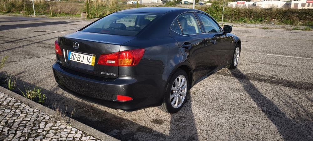 Lexus IS220d 2006 Pneus novos