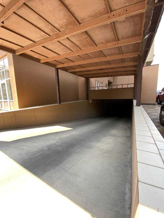 Продам  2к квартиру ЖК , вул.Робоча, 78м2