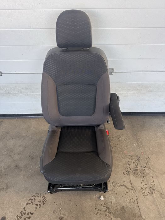 Fotel pojedynczy pasażer Opel Vivaro B Trafic IIi Fiat Talento airbag