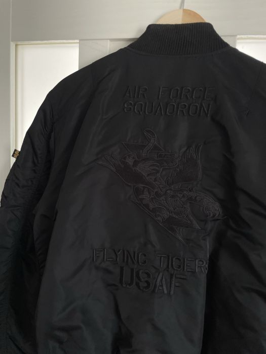 Бомбер ветровка курточка пуховик Alpha Indistries MA1 - Flying tigers