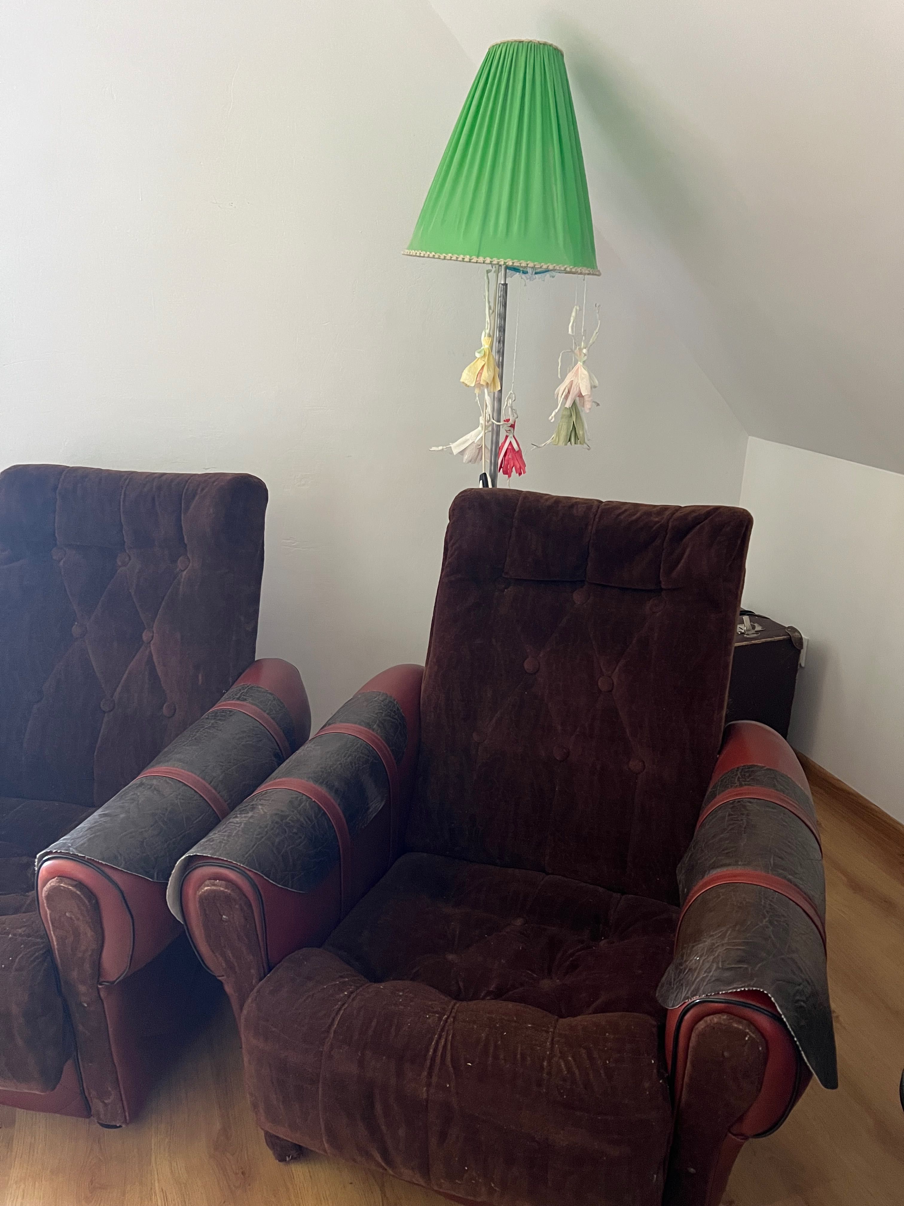 Fotele z lat dziewiedziesiatych w welurze