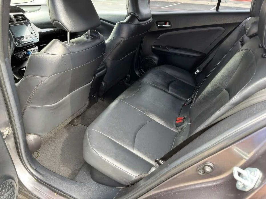 Toyota Prius      2017