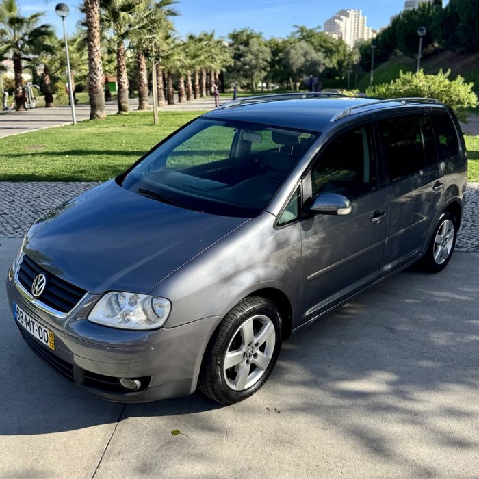 VW Touran 2.0 TDi DSG 7 Lugares Apenas 221 mil km