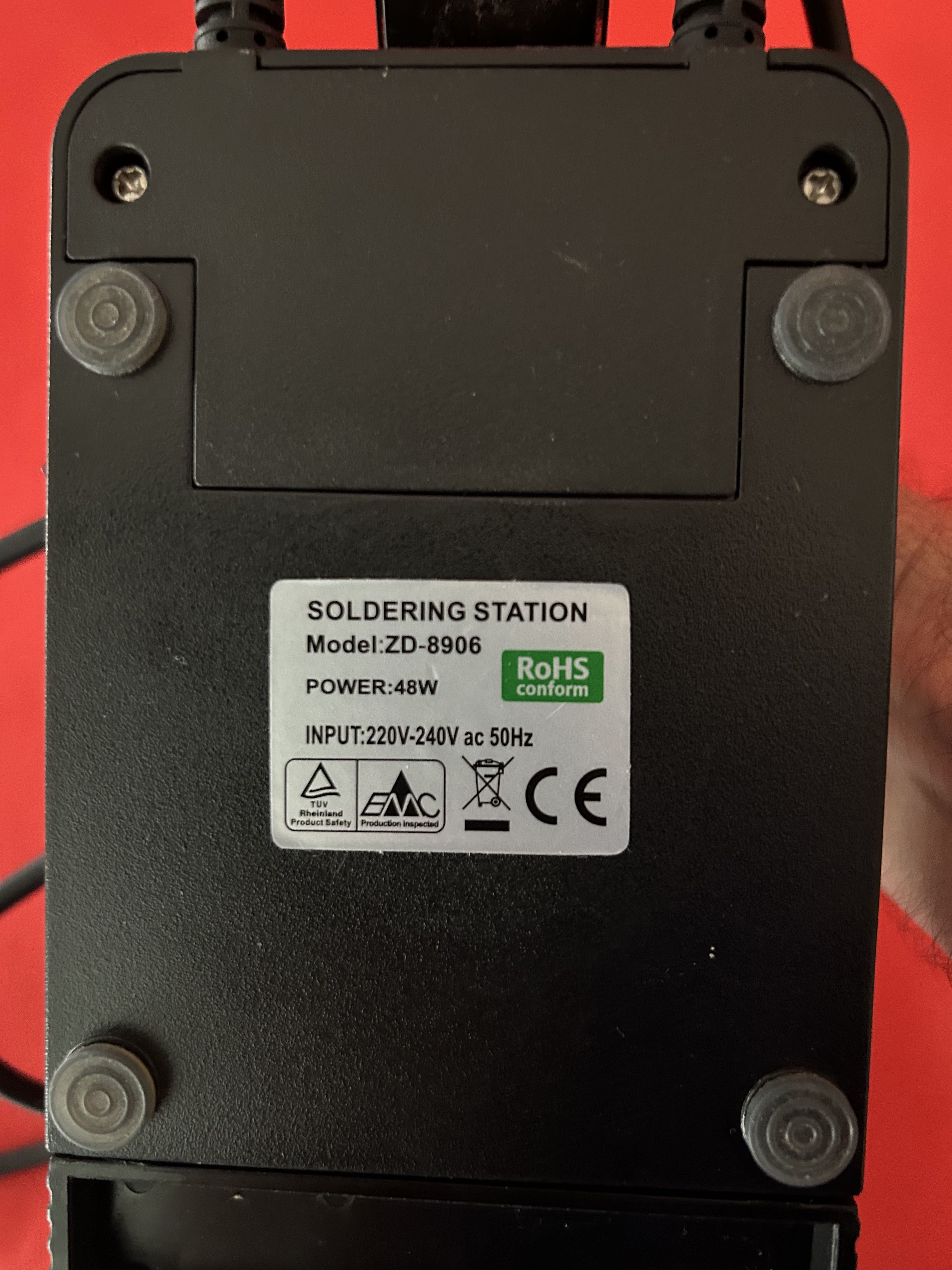 Técnicos de Eletrónica - ESTAÇĀO DE SOLDA de 48W controla temperatura
