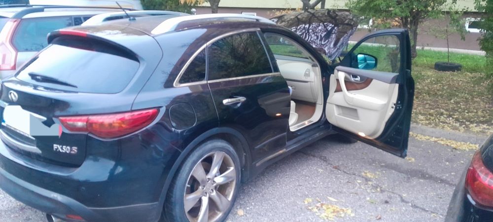 Infiniti  fx/QX  5.0 v8 na czesci