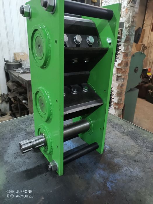 Подрібнювач гілок. Виробник.