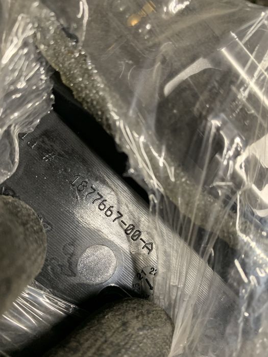 Tesla Y M3 накладка торпеди верхня дерево біла шпон