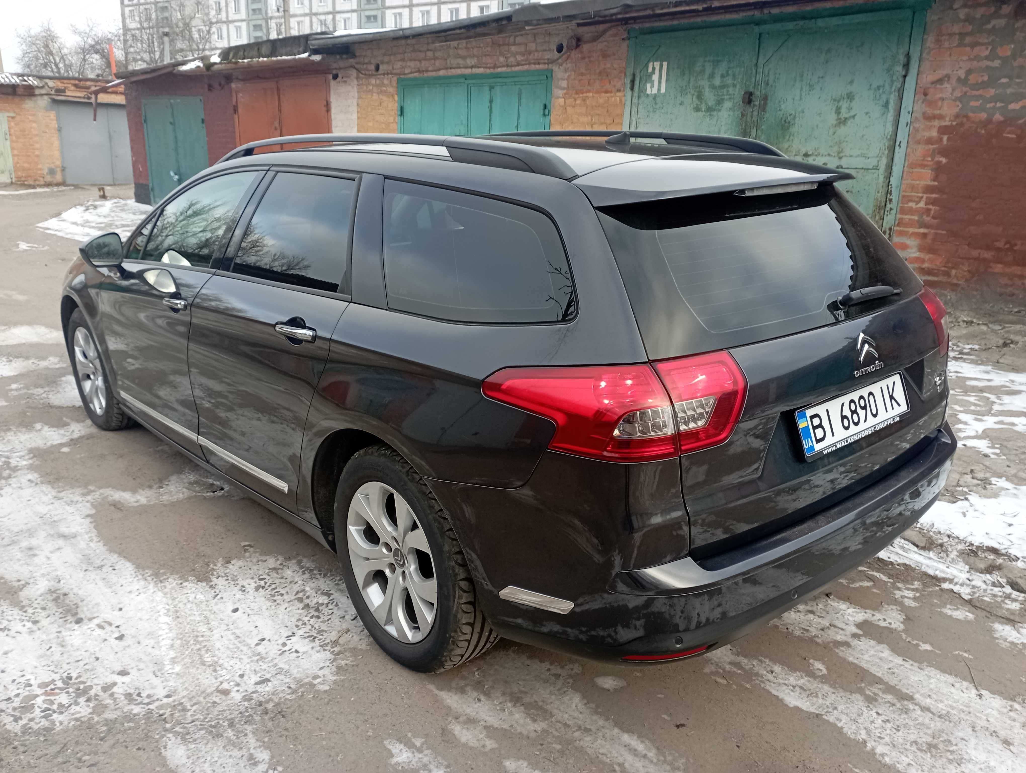 Продам авто (9300 $) або обміняю на житло.