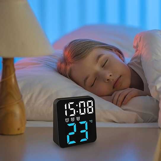 Budzik zegarek elektroniczny cyfrowy z alarmem termometrem datownik