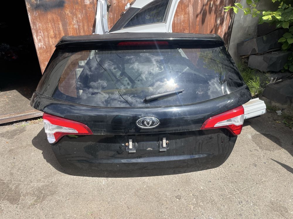Кришка бажника kia sorento 13-15