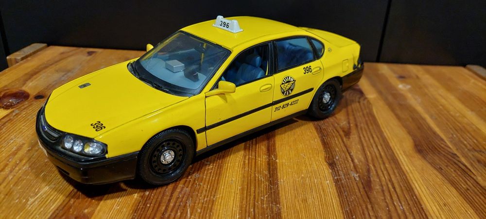 Model 1:18 Chevrolet Impala 2000 TAXI Maisto